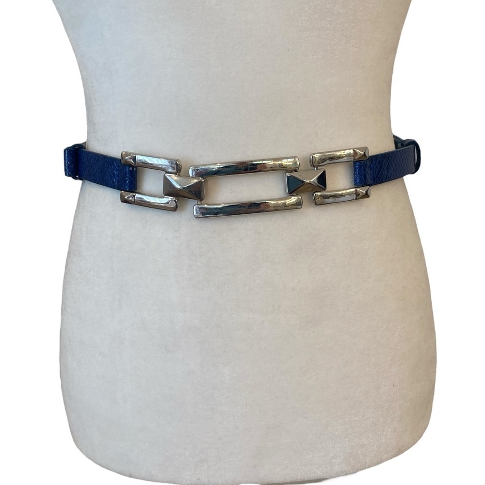 White House Black Market Womens Blue Leather Skinny Belt Size M/L Adjustable